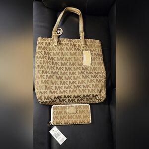 Michael kors tote bag purse and wallet new rare hard to find